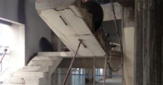 Демонтаж лестницы Краснотурьинск, цена от 2898 руб.