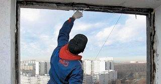 Демонтаж остекления балкона в Краснотурьинске - цена от 560 руб. - Сварной-Кту